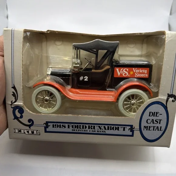 NEW ERTL 1918 Ford Runabout Delivery Car Bank 1/25 Scale V&S Variety Stores 7625