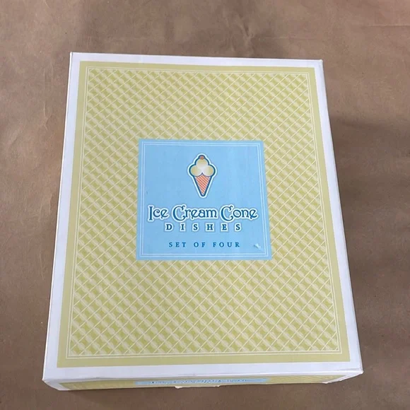 Williams Sonoma ice cream cone dishes set of 4