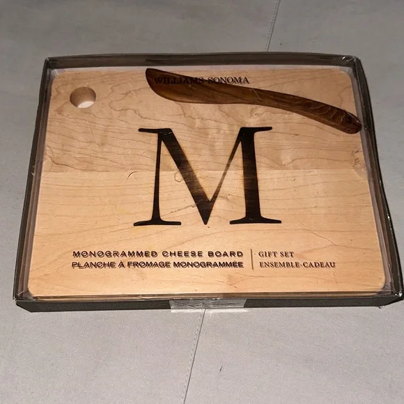 Williams Sonoma - “M” Monogrammed Cheeseboard - Gift Set