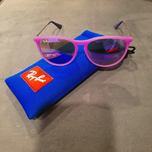 NWT Ray-Ban RJ9060SF Kids PURPLE Sunglasses with blue pouch