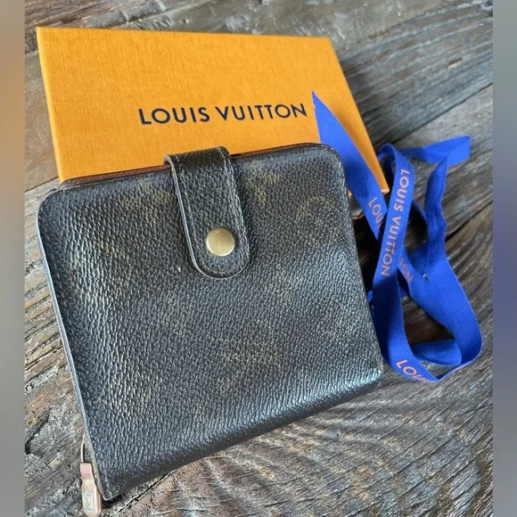 Louis Vuitton vintage zipper monogram bifold wallet