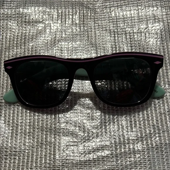 Disney Kids Sunglasses - Black and Pink