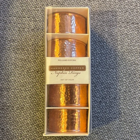 New in box Williams Sonoma Oval Copper Napkin Rings Set of Four