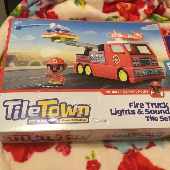 Tiletown Fire Truck Lights & Sounds Magnetic Tiles Building Blocks Playset