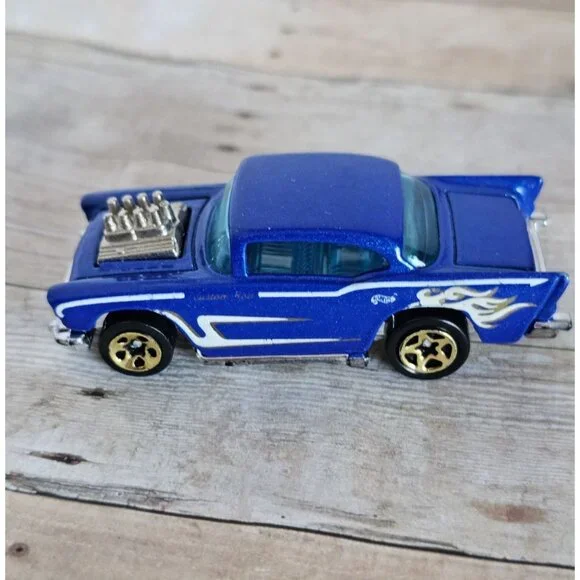 Hot Wheels 57 Chevy Custom Rod Blue Flame Diecast Car Made in China 1976