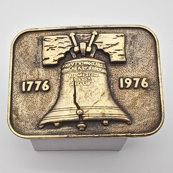 Vintage 1976 Bicentennial Liberty Bell Commemorative Belt Buckle Americana