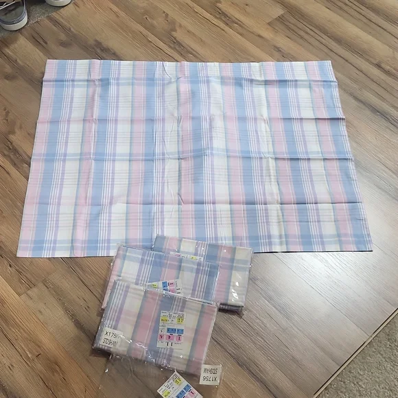VINTAGE Deadstock Pine Spring Sunrise Standard Sham Plaid - Set of 4 - 11/2/1999