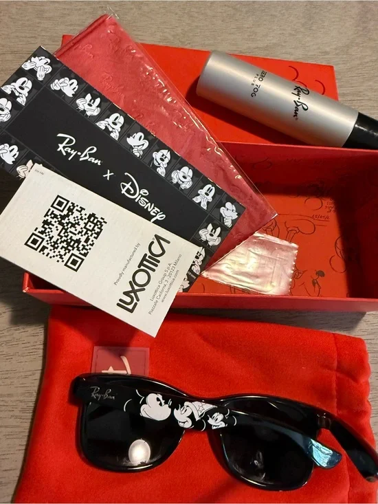 Disney x Ray-Ban KIDS Polarized Sunglasses, Mickey Mouse - Limited Edition
