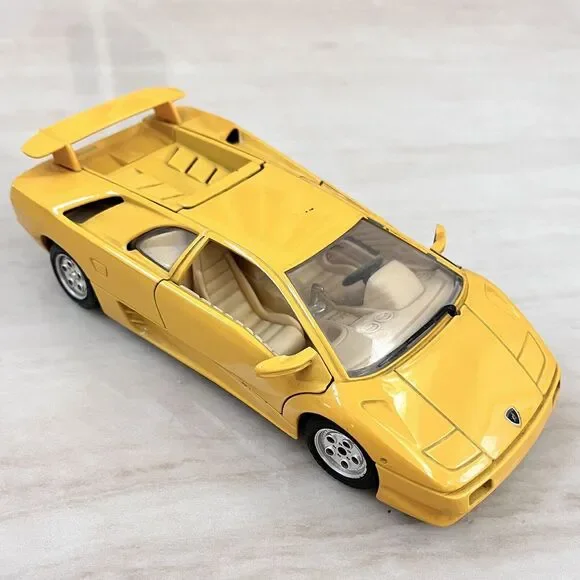 Bburago Lamborghini Diablo 1990 Collection Diecast Model Car 1/24 Yellow Italy