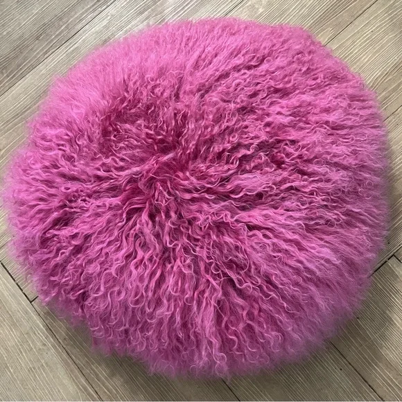 Z Gallerie Mongolian Fur Sheepskin Round Fuschia 18