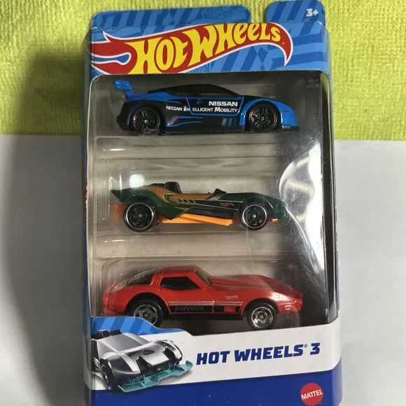 NEW 2022 HOT WHEELS 3 Pack - 2014 Green Carbonic ME, Red Corvette & Nissan