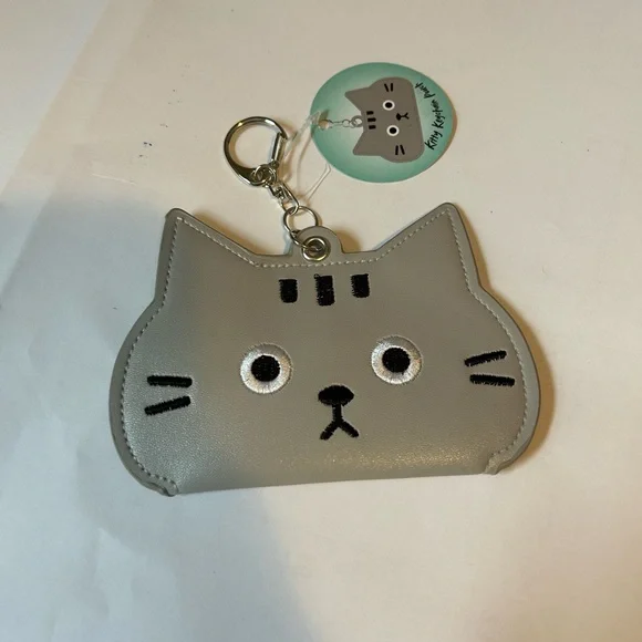 Source Unknown Gray Cat Keychain Pouch