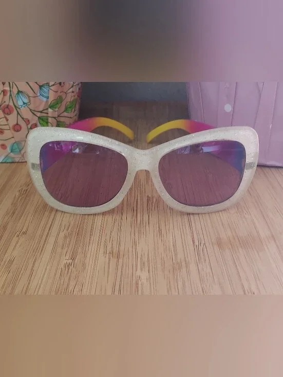 Sparkle White Frame Sunglasses with Pink Lenses