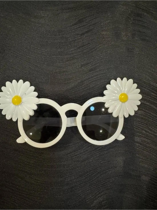 Kids Daisy Flower Round Sunglasses - White
