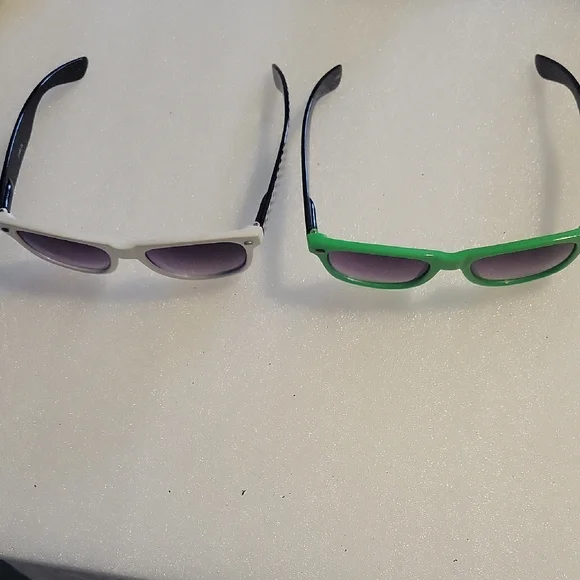 (2) Lattice P1543 Stylish Green/White & Black/White Checkered Kids Sunglasses