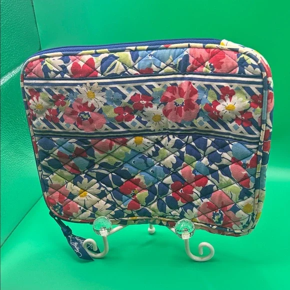Vera Bradley Floral Quilted device Pouch Retired Print Summer Cottage