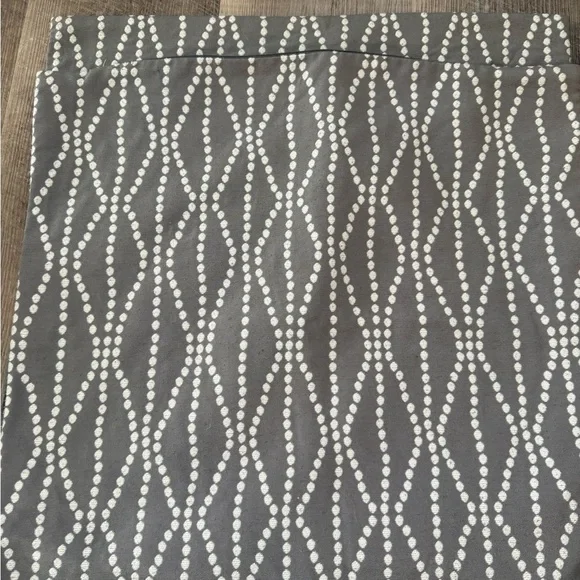 Set of 2 Modern Geometric Dotted Wave Pillow Covers - Gray & White‎ (18x18)