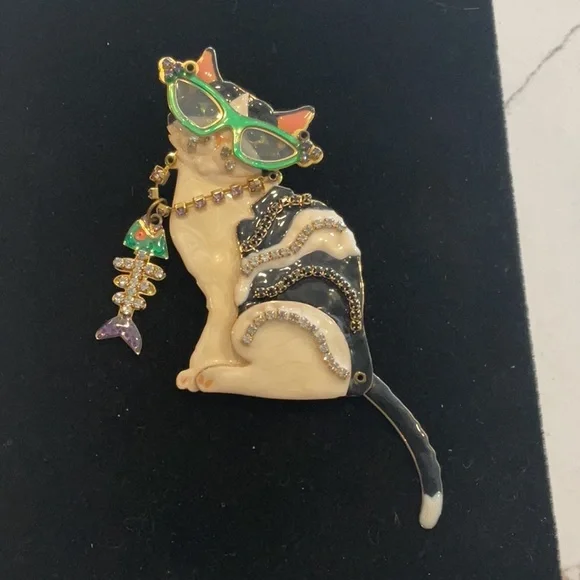 Lunch at the Ritz Cat brooch/ pin