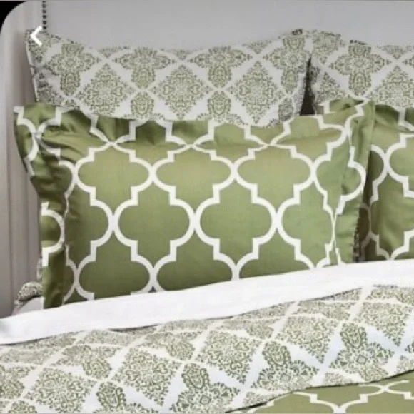 Z gallerie reversible shams (pair)