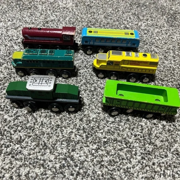 Circo Wooden/Magnetic 6 Pc Train Lot Engine Construction, Cargo