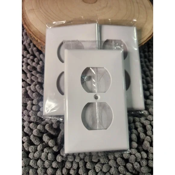 Lot Of 3~Hyper Tough Wallplate Duplex Outlet‎ (White) 53146-T1~NEW IN PACKAGE