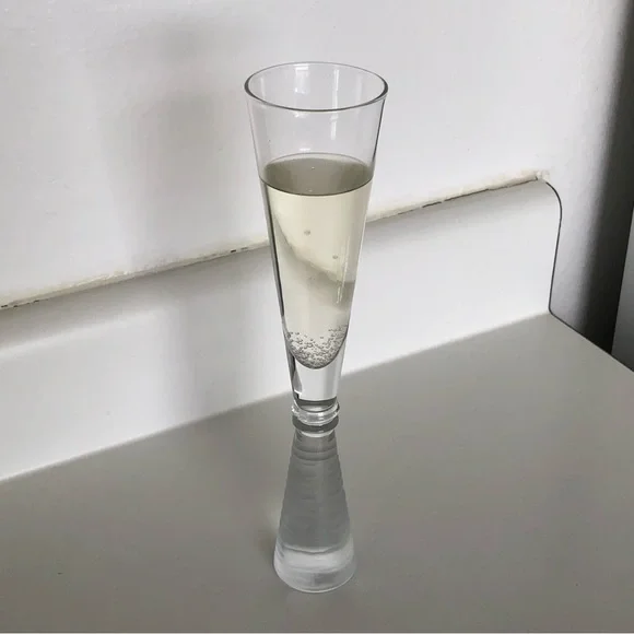1 Z Gallerie Champagne Frosted Waves Stem Glass