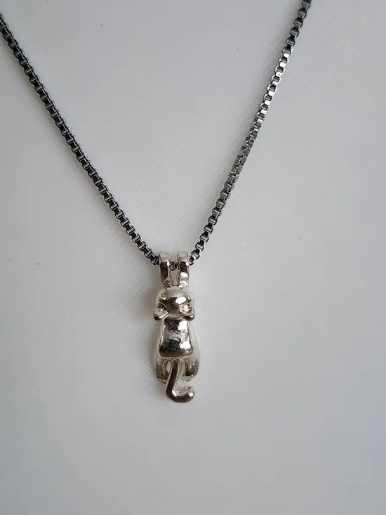 Hang In There Silver 925 Hanging Cat Pendant Necklace 18
