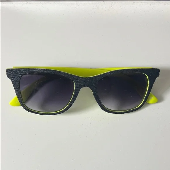 Source Unknown Kids Sunglasses in Black and Yellow