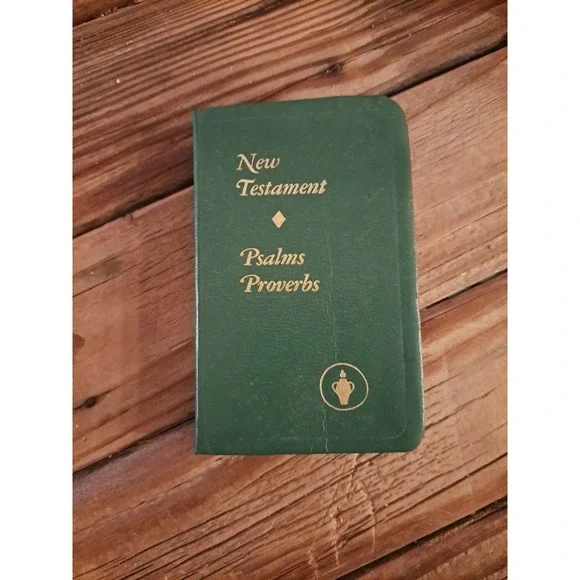 Pocket Size BIBLE English New Testament Psalms Proverbs Green Cover EUC