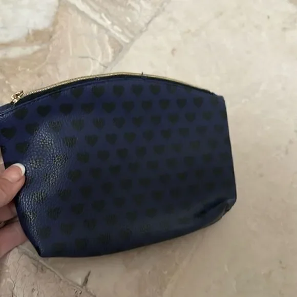 Ipsy glam bag with 5 new beauty items!