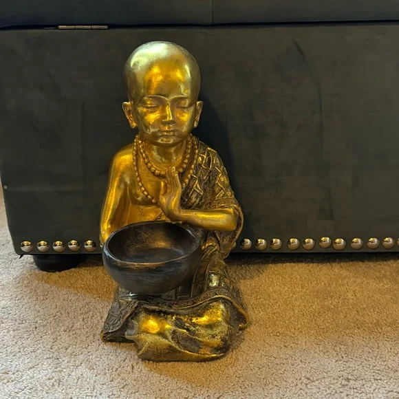 Amazing detail baby Buddha
