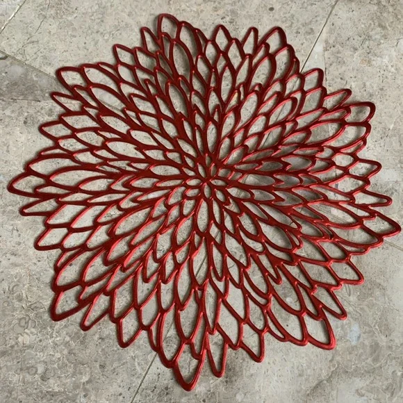 Placemats Pressed Vinyl Metallic Shiny Floral Dinning Mats Round Leaf 18 Red