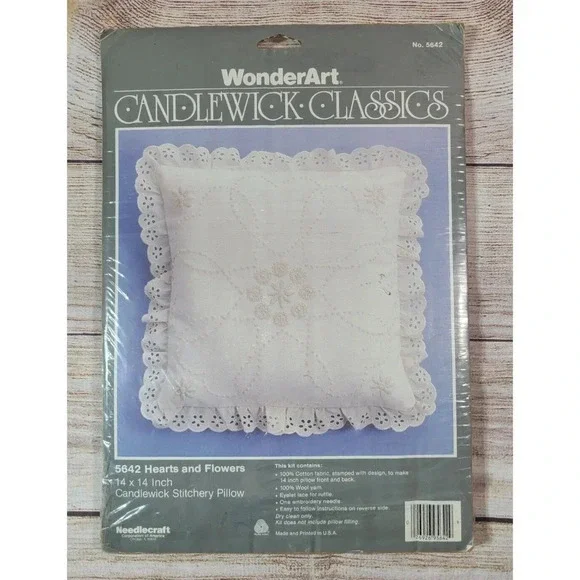 WonderArt Candlewick Classics Hearts and Flowers Pillow Kit #5642 14