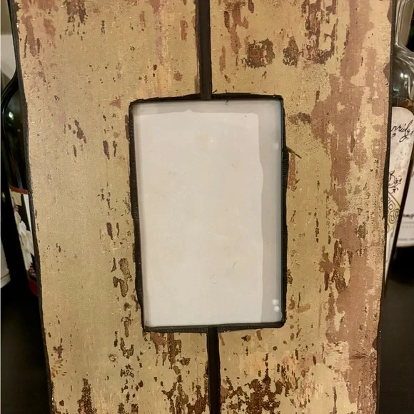 Z Gallerie Green/Brown Rustic Picture Frame. Size 13x8.5. Holds 3.5 x 5.5 photo