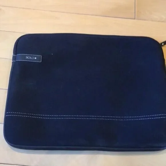 Laptop :iPad foam like case