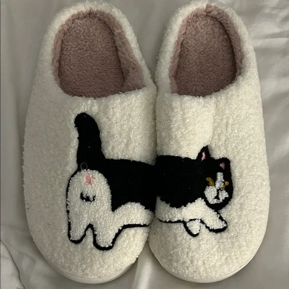 Cat Slippers - Black and White NWOT