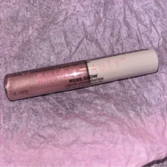 💝NEW Chica Beuaty Rose Glow Liquid Highlighter💝
