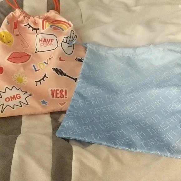 2 Make Up Bags