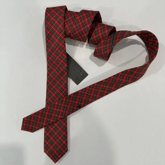 KID'S H&M classic neck tie.