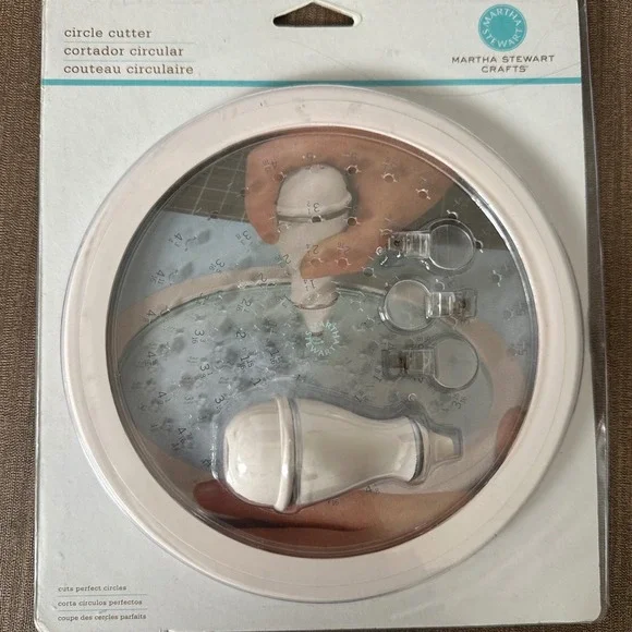 Martha Stewart Crafts Circle Cutter Tool White 1 to 5.625 Inch Precision Cutting