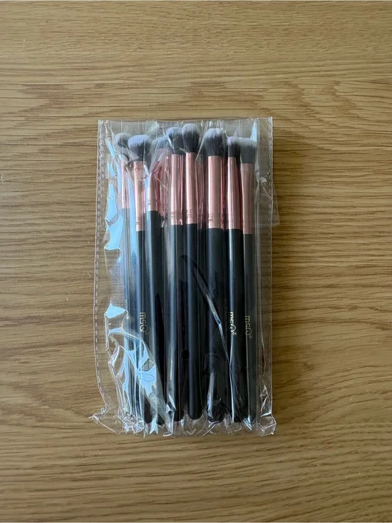 ipsy Black Handle Makeup Brush Set with Rose Gold Ferrules