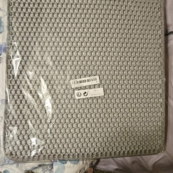 Non-Slip Textured Gray Cat Litter Mat