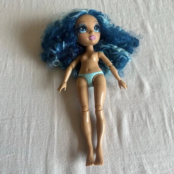 Rainbow High Winter Break Skyler Bradshaw Nude Articulated Fashion Doll Curly