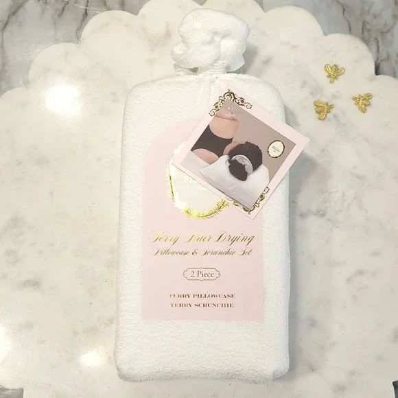 Maison Des Fleurs Terry Hair Drying 2 Piece Pillowcase/Scrunchie NWT 20‎ X 30 in