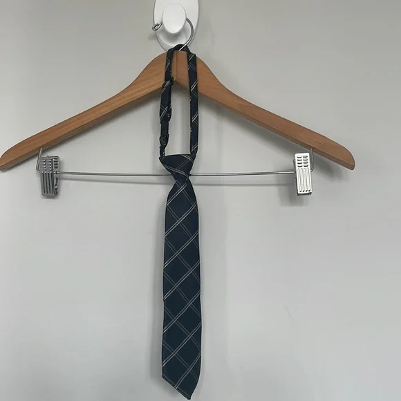 Children's Place Black Adjustable child tie Sz 24M-4T EUC