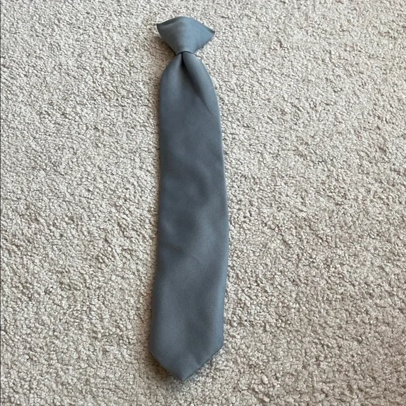 Elegant Silver Clip-On Tie