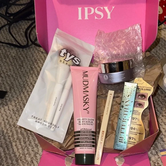MIX OF IPSY