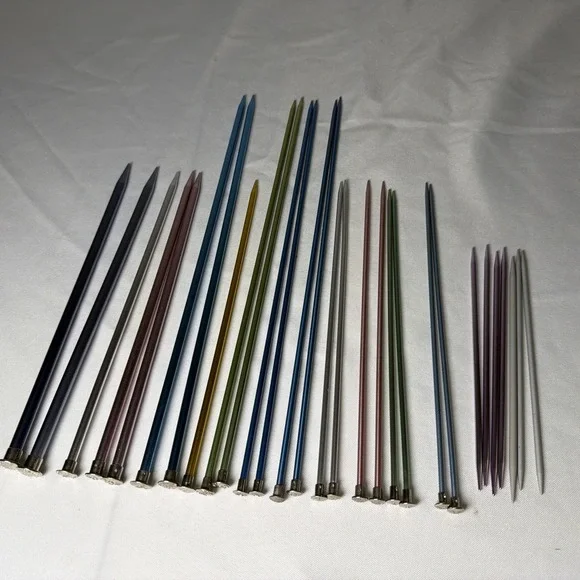 Vintage Boye Aluminum Multi Color Knitting Needles Variety Of Sizes Lot Of 29