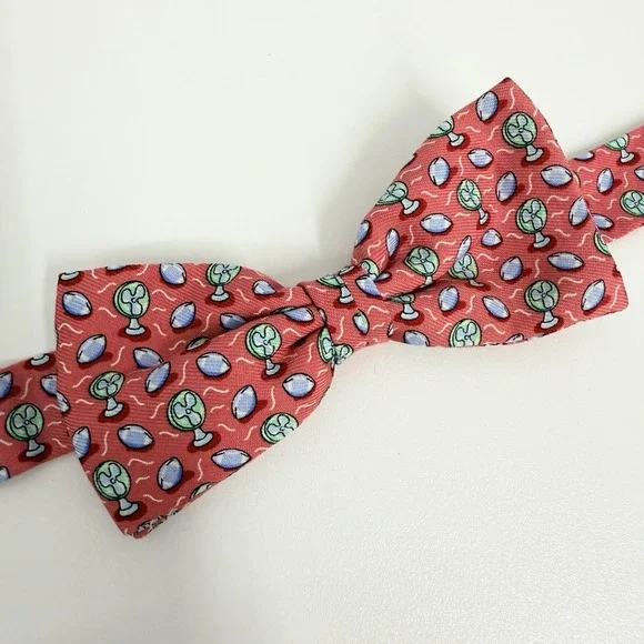 Vineyard Vines NEW Boy's Bow Tie 