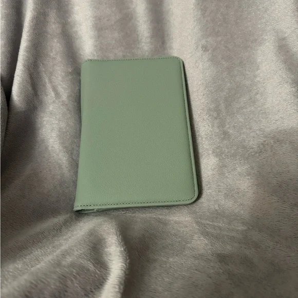 Cobak Sage Green Compact Leather Organizer With Pockets And Zip Money Pocket